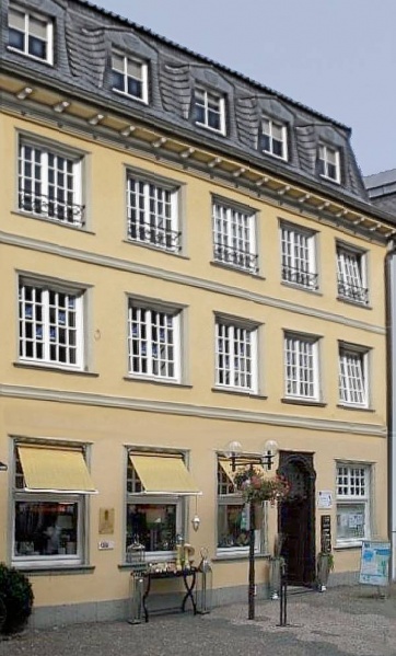 Datei:Haus Hall 2011.jpg