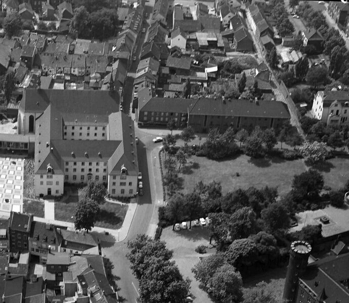 Datei:Luftbild 1960er westl. Burg.JPG