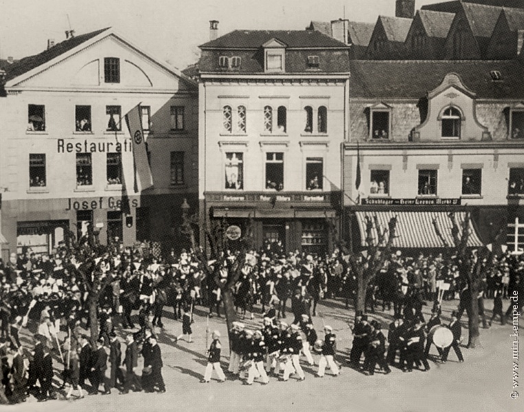 Datei:Markt 25 27 um 1920.jpg