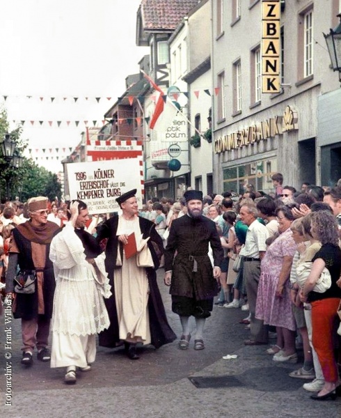 Datei:Stadtfest Engerstraße.jpg