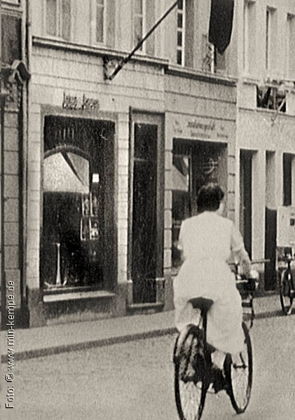 Datei:Fotoauschnitt Spielwaren Jansen um1940.jpg