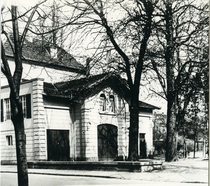 Datei:Früh. Standort Krankenwagen.jpg