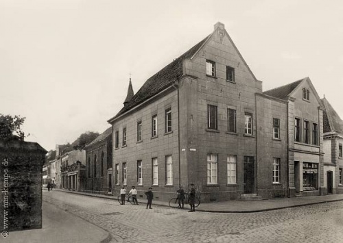 Burgstraße 2