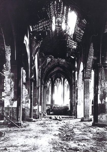 Datei:Propsteikirche innen nach dem Krieg.jpg