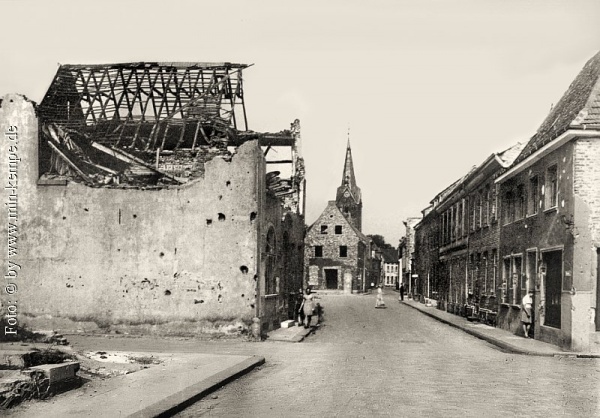 Ellenstraße 1945 nach dem Bombenangriff.jpg