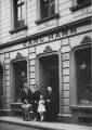 Ellenstrasse 38 1958 mit Fam Hamm.jpg