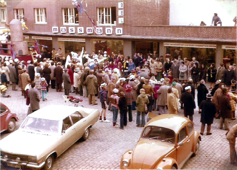 Datei:Möbel Massmann Karneval.png