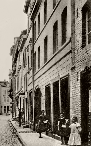 Datei:Diris um 1910.png