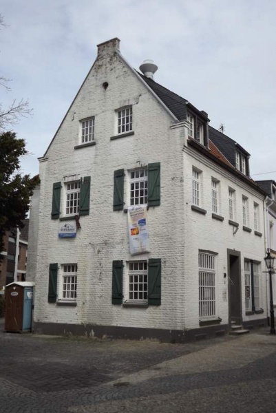 Datei:Ellenstrasse 30 2013.jpg