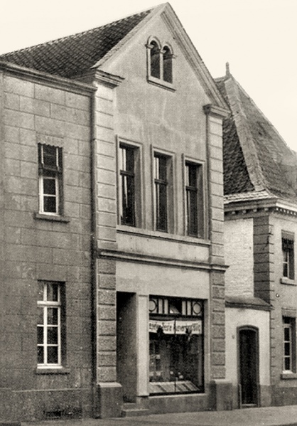 Datei:Engerstr 13 um 1900.jpg