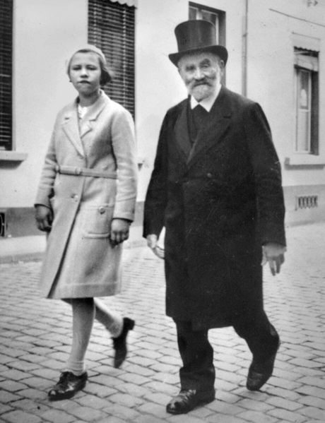 Datei:Simon Winter mit Mirjam Honig.png