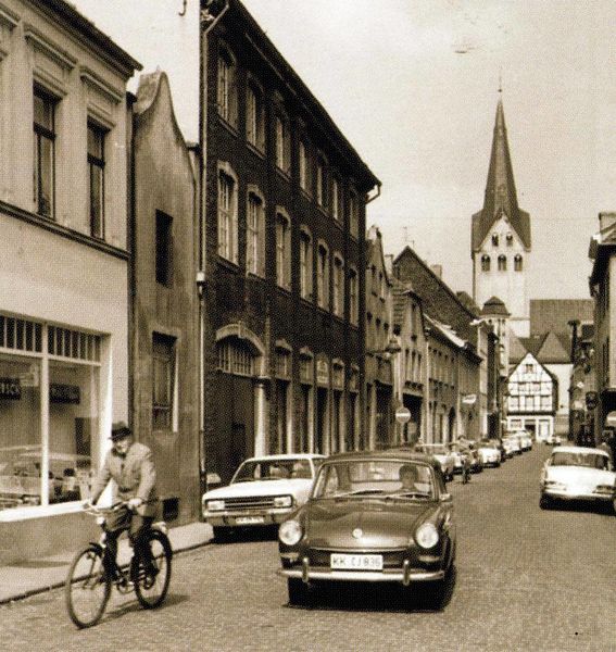 Datei:Peterstraße beidseitig befahrbar.jpg